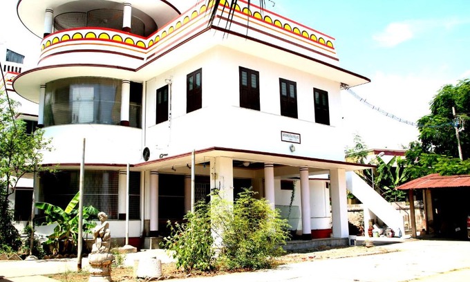 Madurai Bed & Breakfast | Cozy Royal Stay Vintage: Kid-Friendly with Breakfast Included