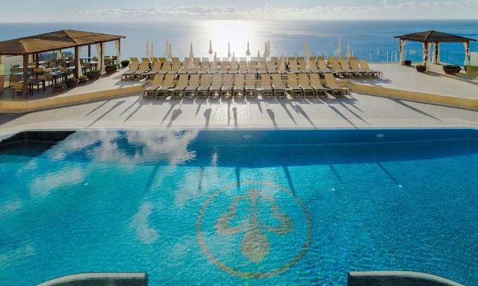 Los Gigantes Apartment | Oceanfront Royal Sun Resort: 4-Star Family Escape Awaits