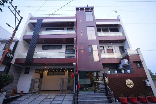 Taj Ganj House | Experience the Royal Taj Homestay: Rated 10/10 with Breakfast