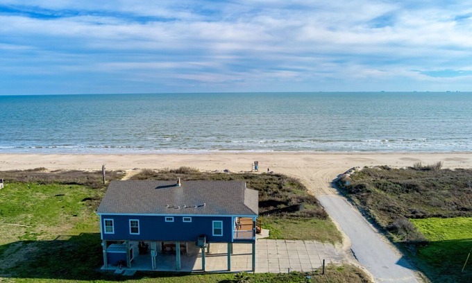 Port Bolivar House | Royal View: Beachfront Oasis with Ocean Views and Spa