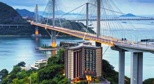 Ting Kau Resort | Elegant Royal View Hotel with Oceanfront Pool Access