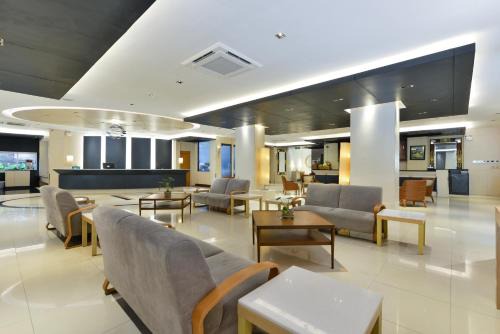 Ratchathewi Hotel | Exceptional Stay at Royal View Resort - Rang Nam Awaits