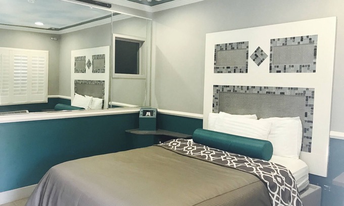 Montebello Hotel | Cozy Royala Inn: Family-Friendly Stay with Breakfast Included