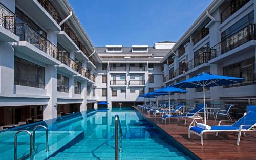 Clan Jetty Hotel | Discover Royale Chulan Penang: Oceanfront Perfection Awaits