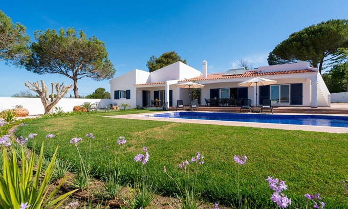 Colinas Verdes Villa | Explore Royale en Luxe Villa with Ocean Views & Private Pool