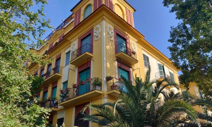 Quartiere XXXIV Lido di Ostia Levante Apartment | Royale House: Your Ideal Oceanfront Retreat Awaits