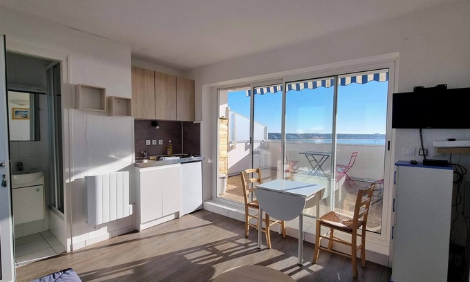 Royan Apartment | Royan Beach Studio Retreat