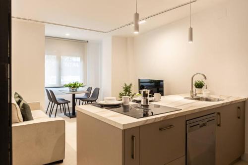 Jaen Apartment | Top-Rated Royar Apartamentos: Family-Friendly Retreat