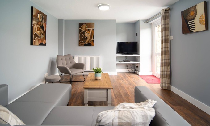 West Down Cottage | Cozy Royd Cottage with Ocean View and Family-Friendly Amenities