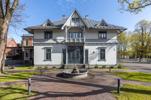 Liepaja Apartment | Exceptional Family Retreat at Roze Peldu Residence