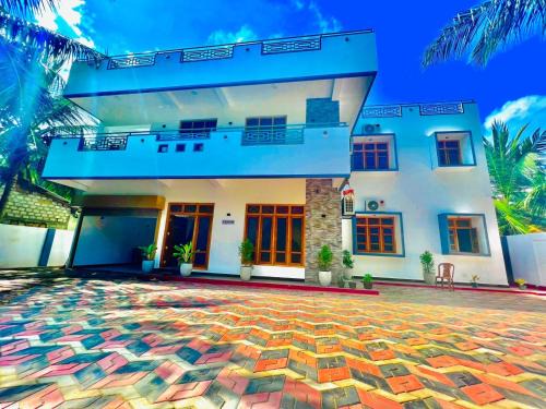 Trincomalee Bed & Breakfast | Exceptional RP Villa Trincomalee with Family-Friendly Amenities