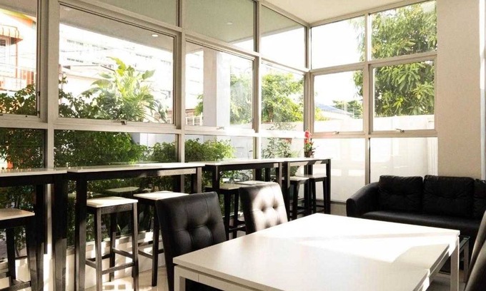 Khlong Toei Hotel | Budget-Friendly RoomQuest Bangkok Sukhumvit 50 with Breakfast