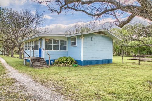 New Braunfels House | Pet-Friendly Bluebonnet Cabin: Guest Rated 10/10 Experience