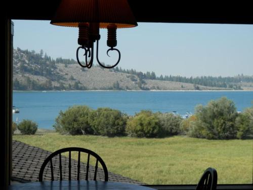 June Lake Apartment | Family-Friendly Escape at Rr-edgewater10 Hotel