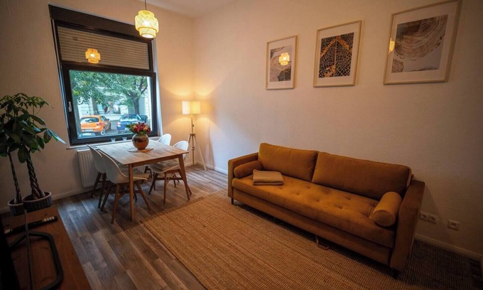 Magdeburg Apartment | RR | Spacious Apt 1-70 m²| Parking | Central