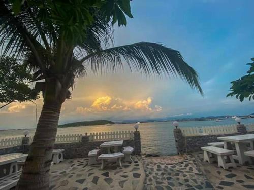 Ko Sichang Resort | Relax at Rubtawan Sichang Resort with Oceanfront Bliss