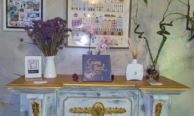Centro / Baixa Cottage | Top-Rated Ruby Charm Houses: Spa, Breakfast & Family-Friendly