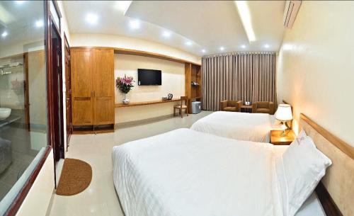 Nam Dinh Hotel | Affordable Ruby Hotel with Breakfast & Family-Friendly Amenities