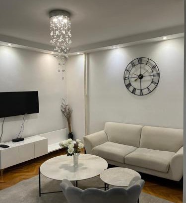 Centar Apartment | Pet-Friendly 4-Star Luxury Getaway Apartment - Rated 9.9/10