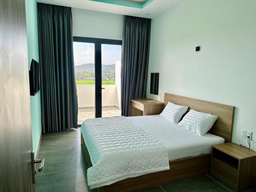 Ba Ria Hotel | Discover Ruby Motel Bà Rịa: Family-Friendly & Rated 9/10