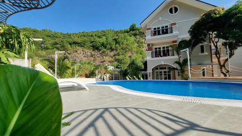 Nha Trang Villa | Ruby Ocean Villa: Relaxing Getaway with Private Beach Access