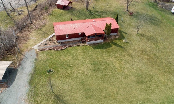 Bradford House | Discover Ruby Retreat Above Waneta Lake in the Finger Lakes