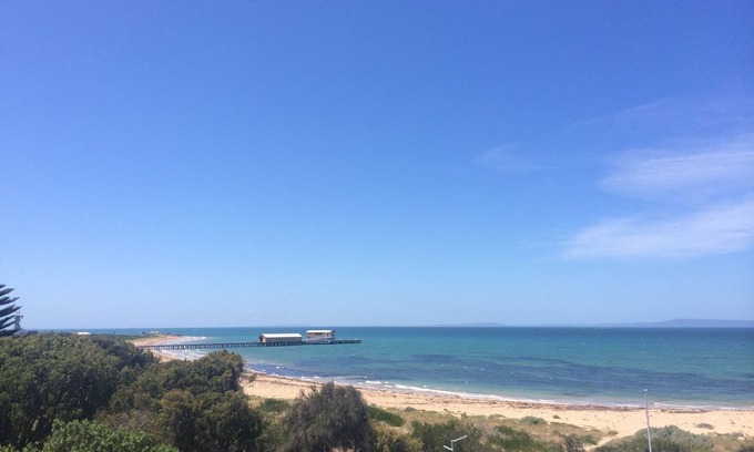 Queenscliff Hotel | Oceanfront Ruby's Queenscliff: Guest Rated 9.2 with Breakfast