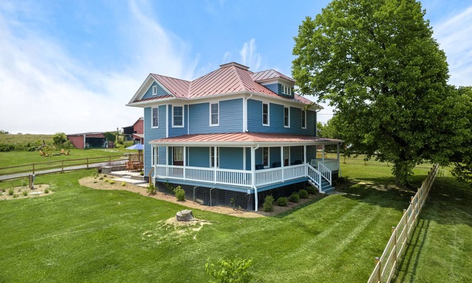 Woodstock Other | Modern Farmhouse Retreat with Mountain Views & Family Amenities