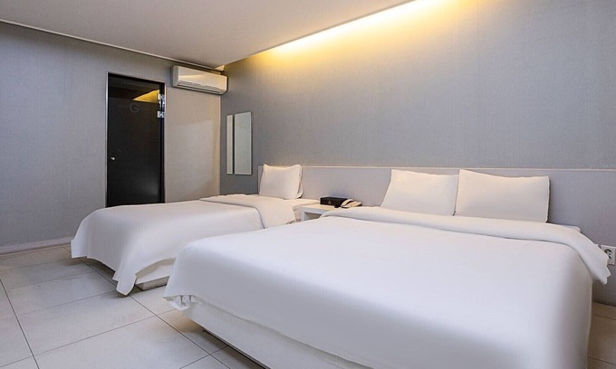 Jung-gu Hotel | Comfortable Ruby Tourist Hotel Wolmido with Breakfast & Access