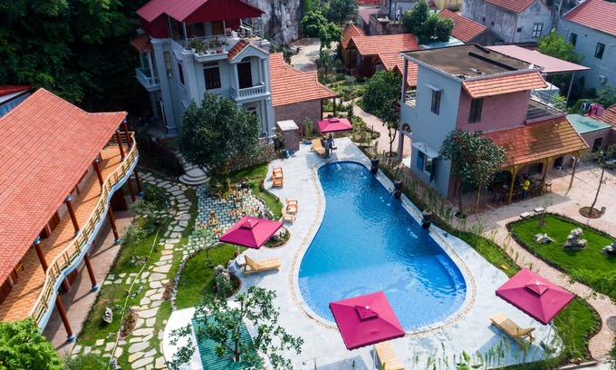 Hoa Lu Apartment | Experience Rubyhomestay: 4-Star Ocean View Retreat