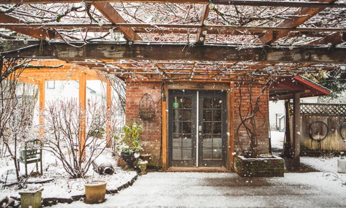 White Salmon Bed & Breakfast | Guest Rated 9.8: RubyJune Inn with Pool & Family Amenities