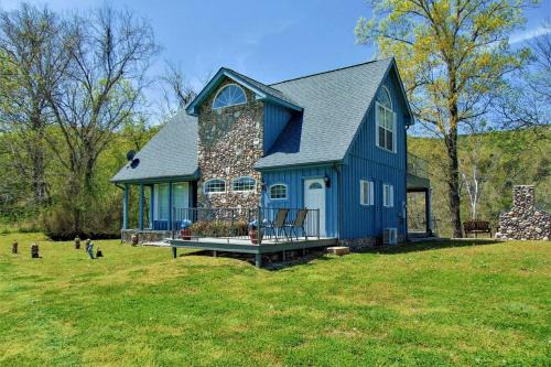 Boswell House | Inviting Rubys Landing Cottage: Deck & River Views Await