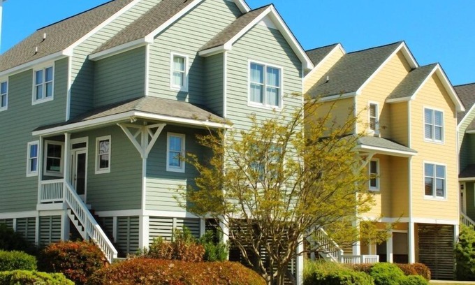 Manteo House | Canal-Front Retreat at Rudder Village in Pirate's Cove