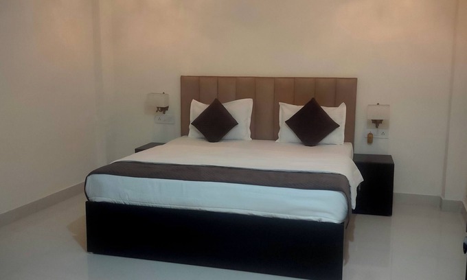Varanasi Bed & Breakfast | Rudraksh Paradise