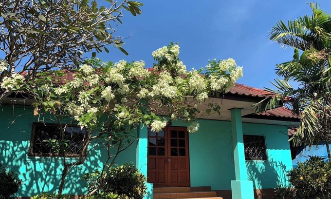 Mae Rai Hotel | Relax at Ruenview Resort with Pool and Family Amenities
