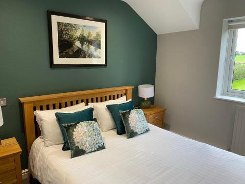 Sollom Hotel | Pet-Friendly Stay at Rufford Arms Hotel - Rated 9/10!
