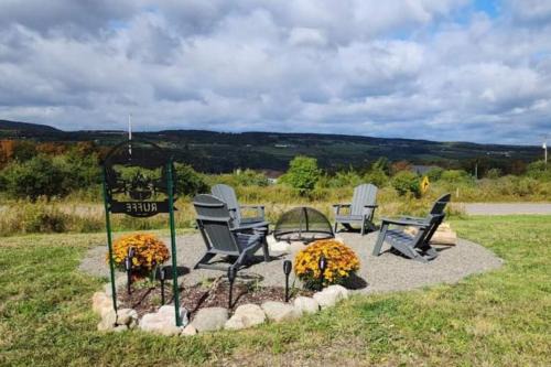 Hammondsport House | Child-Friendly Retreat at Ruftop Ridge - Rated 9.2/10