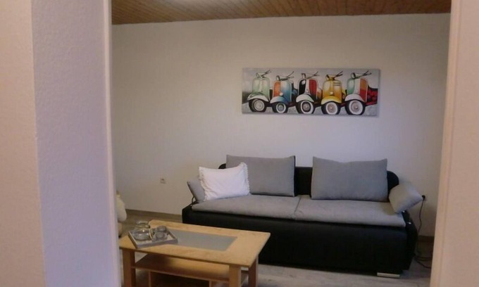 Schweinfurt Apartment | Peaceful 2.5 Room Apartment Near the Woods with Breakfast