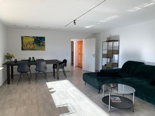 Hilzingen Apartment | Serene Oceanfront Retreat with a 9.5/10 Guest Rating