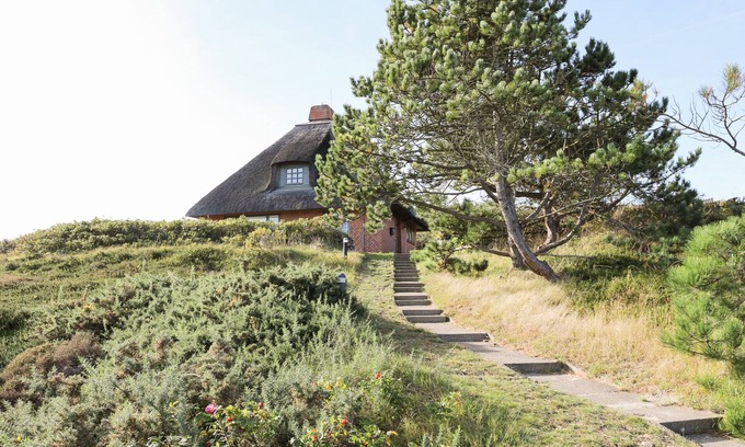 Hornum House | Tranquil Vacation Home with Breathtaking Beach Views