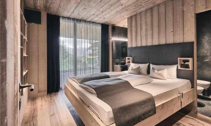 Racines Ski Chalet | Tranquil Waldchalet: 4-Star Retreat with Private Pool