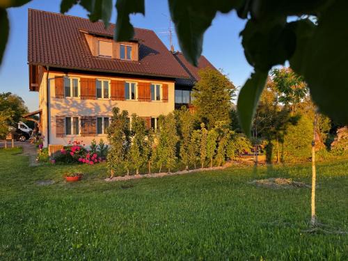 Hergensweiler Apartment | Ruhiges wohnen mit Bergblick