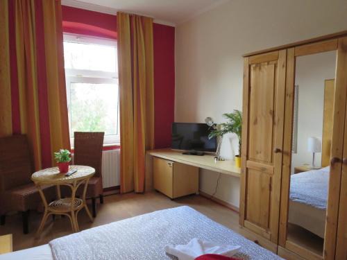 Erle Apartment | Ruhrzimmer: Discover Comfort with a 7.2/10 Guest Rating