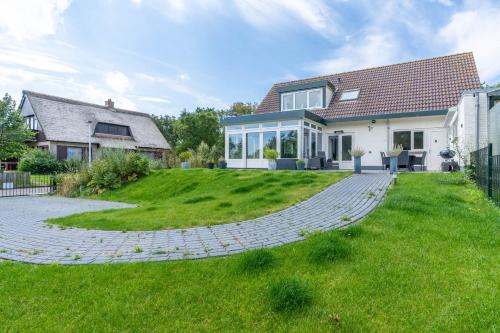 De Koog House | Experience Oceanfront Bliss at Huis Ter Duin