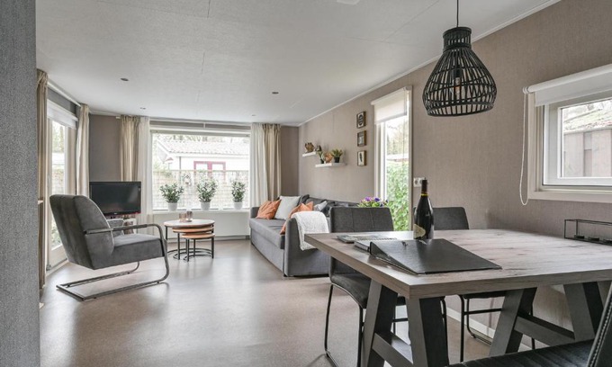Bosgebied Hoenderloo Apartment | Discover a Luxe Chalet in the Heart of Veluwe