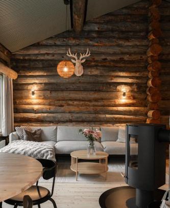 Rukatunturi House | Cozy Ruka Kuukkeli: One Bedroom Loft for Family Getaways