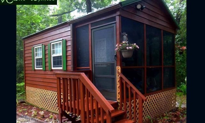 Fort White Cabin | Pet-Friendly Rum Island Cabin with River Views & Pool