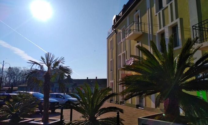 Balatonalmadi Apartment | Top-Rated Rum Kapitány Apartman with Hot Tub & Kitchen