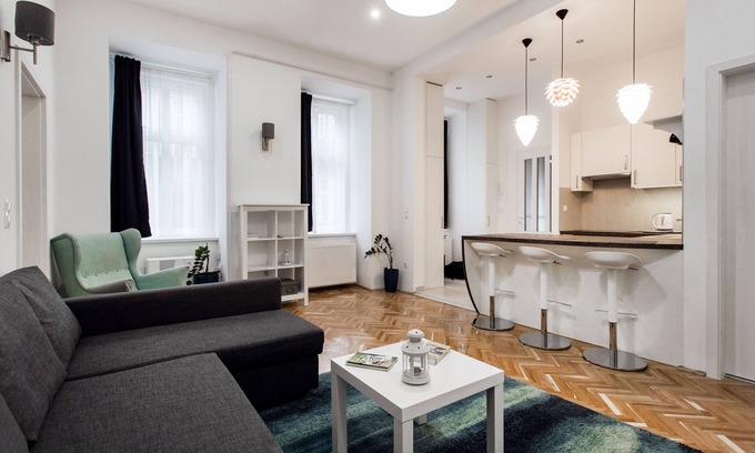 Erzsebetvaros Apartment | Discover Rumbach 7 Apartment with Family-Friendly Amenities