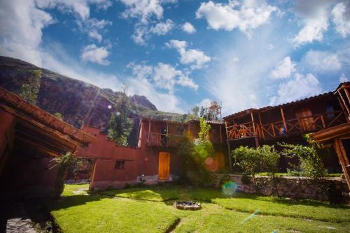 Pisac House | Budget-Friendly Rumi Lodge Pisac: Pet Friendly & Family Welcome